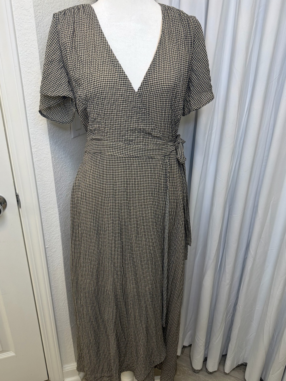 NWT Mod Ref Blaire Gingham Wrap Dress Brown Cream Large